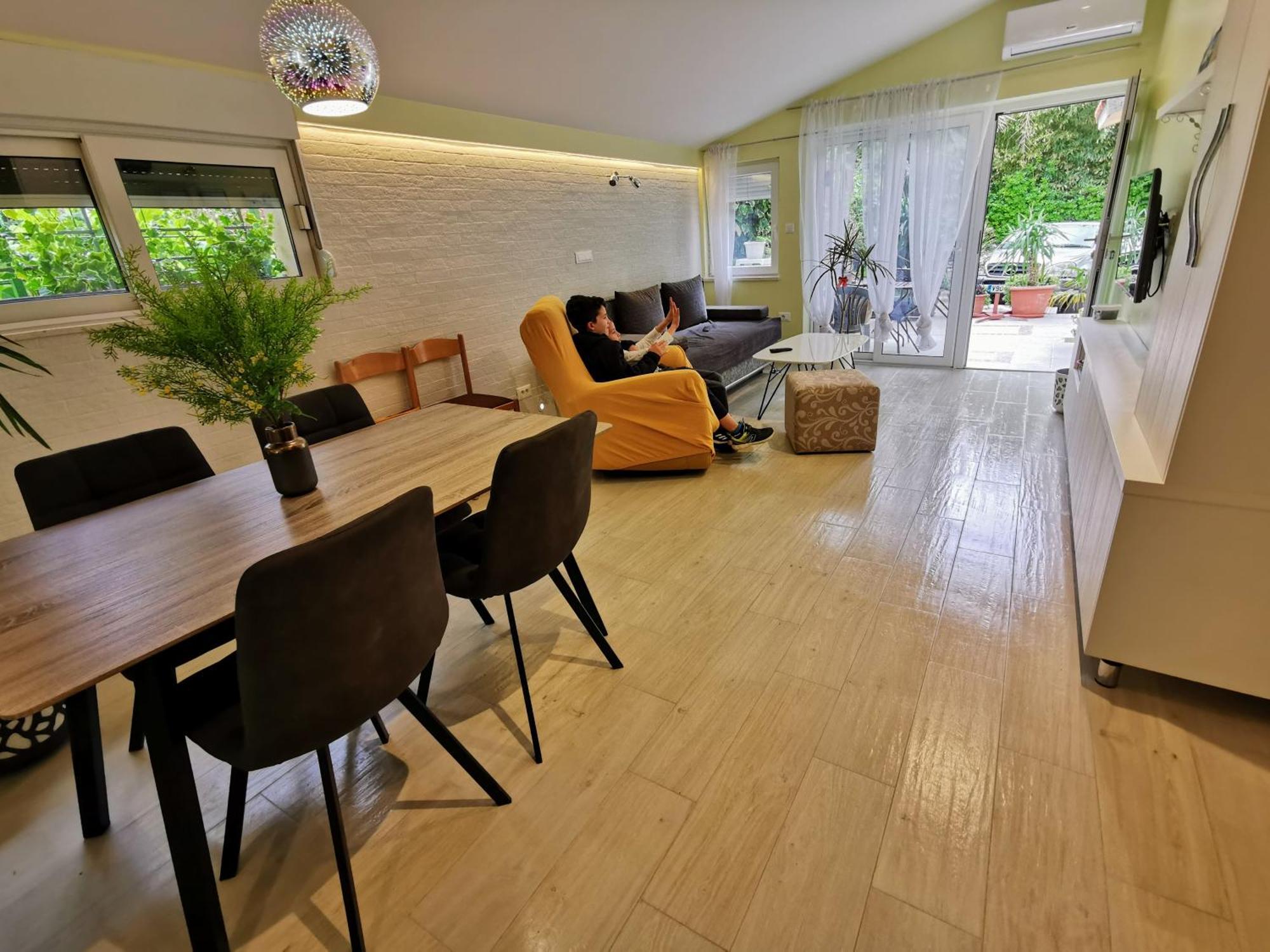 Apartments Ida & Miljenko Kaštela Pokoj fotografie